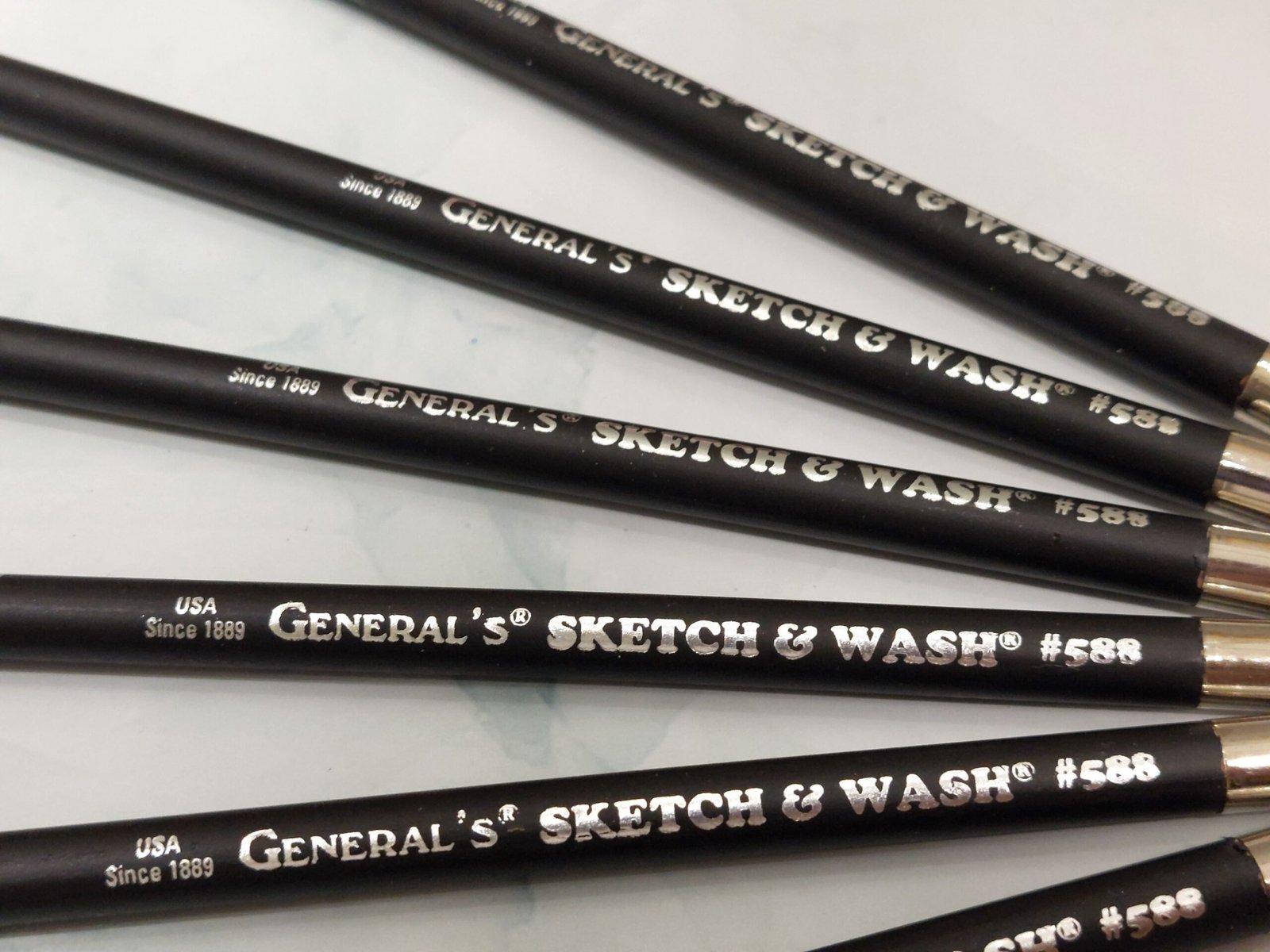 General’s 黑色水性素描鉛筆 Sketch And Wash Pencil 1